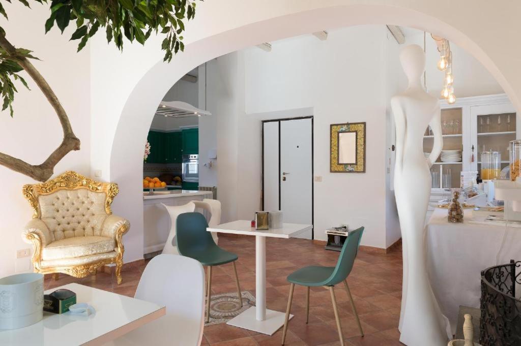 Ostia Holiday Greed Palace Ngoại thất bức ảnh